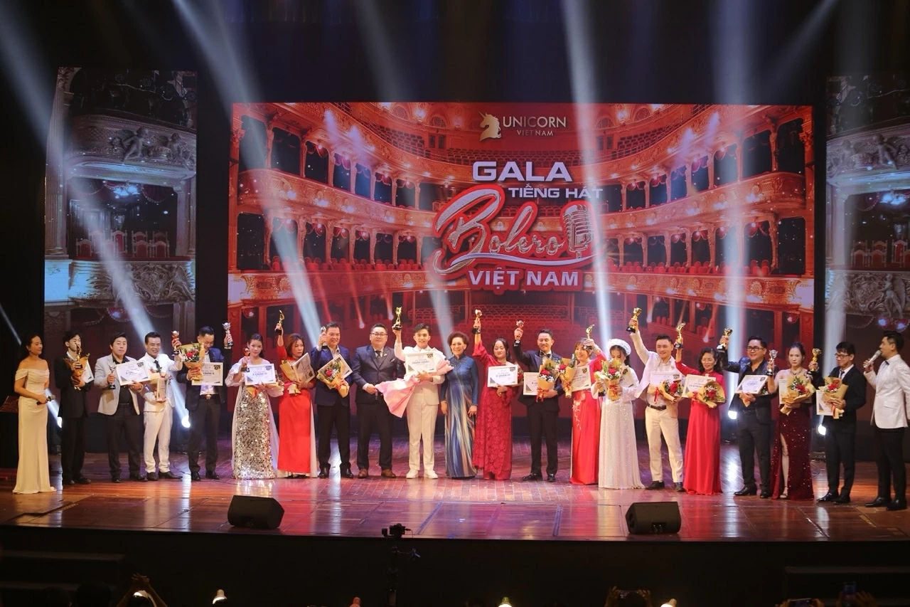 Trần Mạnh Hùng trở thành Quán quân Tiếng hát Bolero Việt Nam 2025