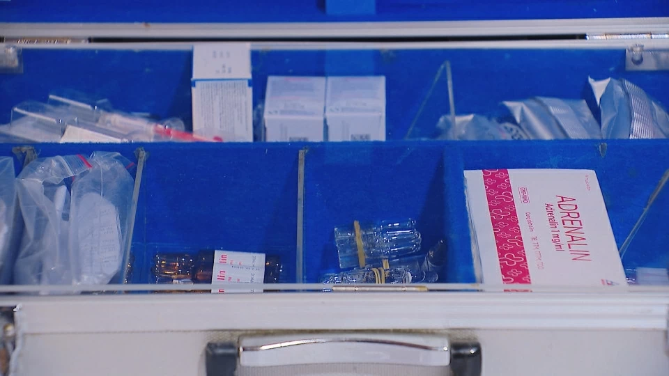 Phòng cấp cứu y tế với nhiều trang thiết bị hiện đại phục vụ tại khu vực Đại hội XIV