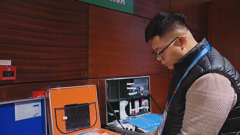 Phòng cấp cứu y tế với nhiều trang thiết bị hiện đại phục vụ tại khu vực Đại hội XIV Phòng cấp cứu y tế với nhiều trang thiết bị hiện đại phục vụ tại khu vực Đại hội XIV