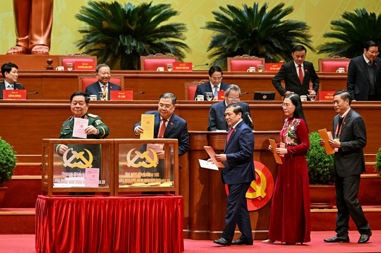 Hình ảnh bỏ phiếu Bầu Ban Chấp hành Trung ương Đảng khóa XIV Hình ảnh bỏ phiếu Bầu Ban Chấp hành Trung ương Đảng khóa XIV