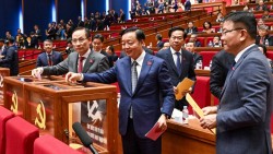 Hình ảnh bỏ phiếu Bầu Ban Chấp hành Trung ương Đảng khóa XIV