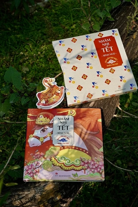 Ra mắt ấn phẩm đặc biệt 'Nhâm nhi Tết Bính Ngọ' Ra mắt ấn phẩm đặc biệt 'Nhâm nhi Tết Bính Ngọ'
