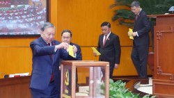 Ban Chấp hành Trung ương Đảng khoá XIV thống nhất tuyệt đối bầu đồng chí Tô Lâm tiếp tục giữ chức Tổng Bí thư