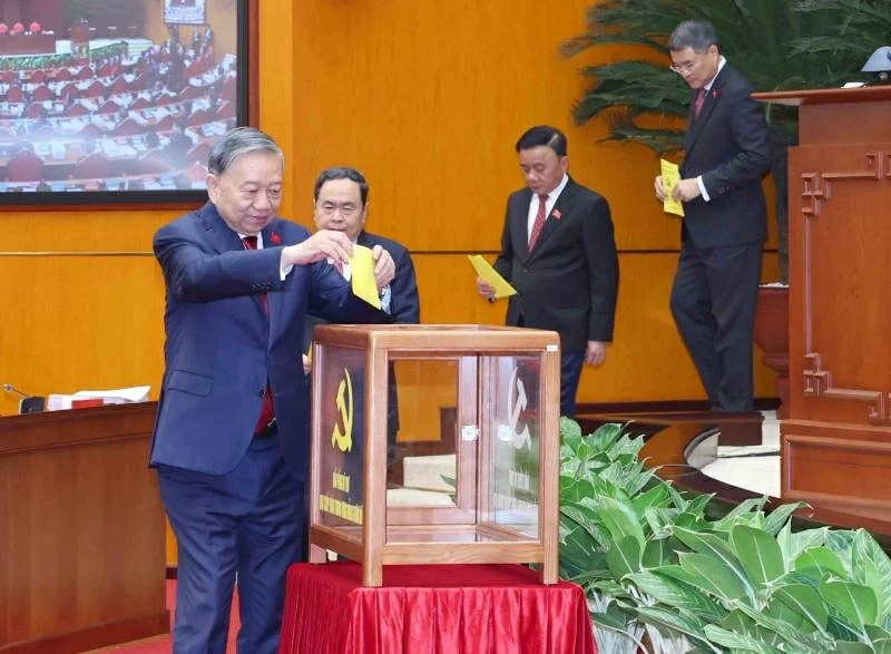 Ban Chấp hành Trung ương Đảng khoá XIV thống nhất tuyệt đối bầu đồng chí Tô Lâm tiếp tục giữ chức Tổng Bí thư