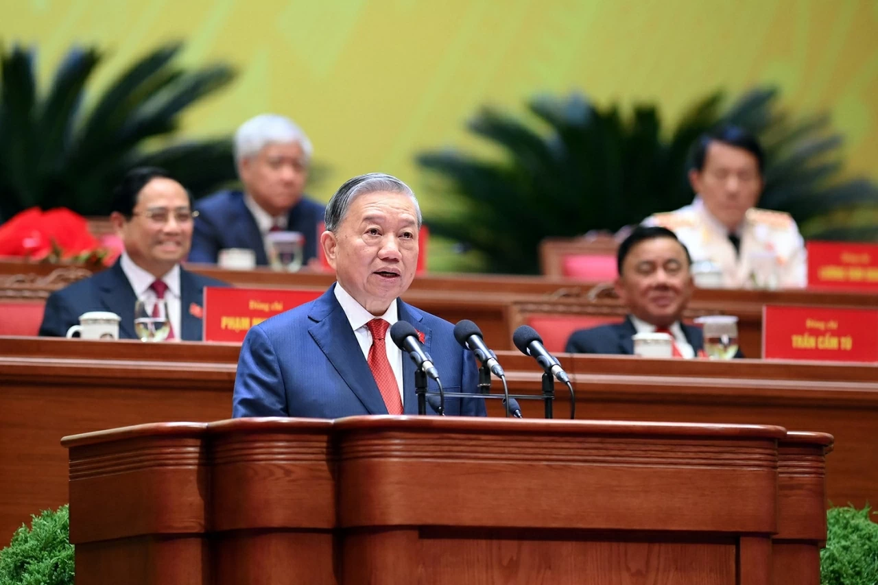 Đồng chí Tô Lâm, Tổng Bí thư Ban Chấp hành Đảng Cộng sản Việt Nam khóa XIV đọc Diễn văn bế mạc Đại hội đại biểu toàn quốc lần thứ XIV của Đảng. Đồng chí Tô Lâm, Tổng Bí thư Ban Chấp hành Đảng Cộng sản Việt Nam khóa XIV đọc Diễn văn bế mạc Đại hội đại biểu toàn quốc lần thứ XIV của Đảng.