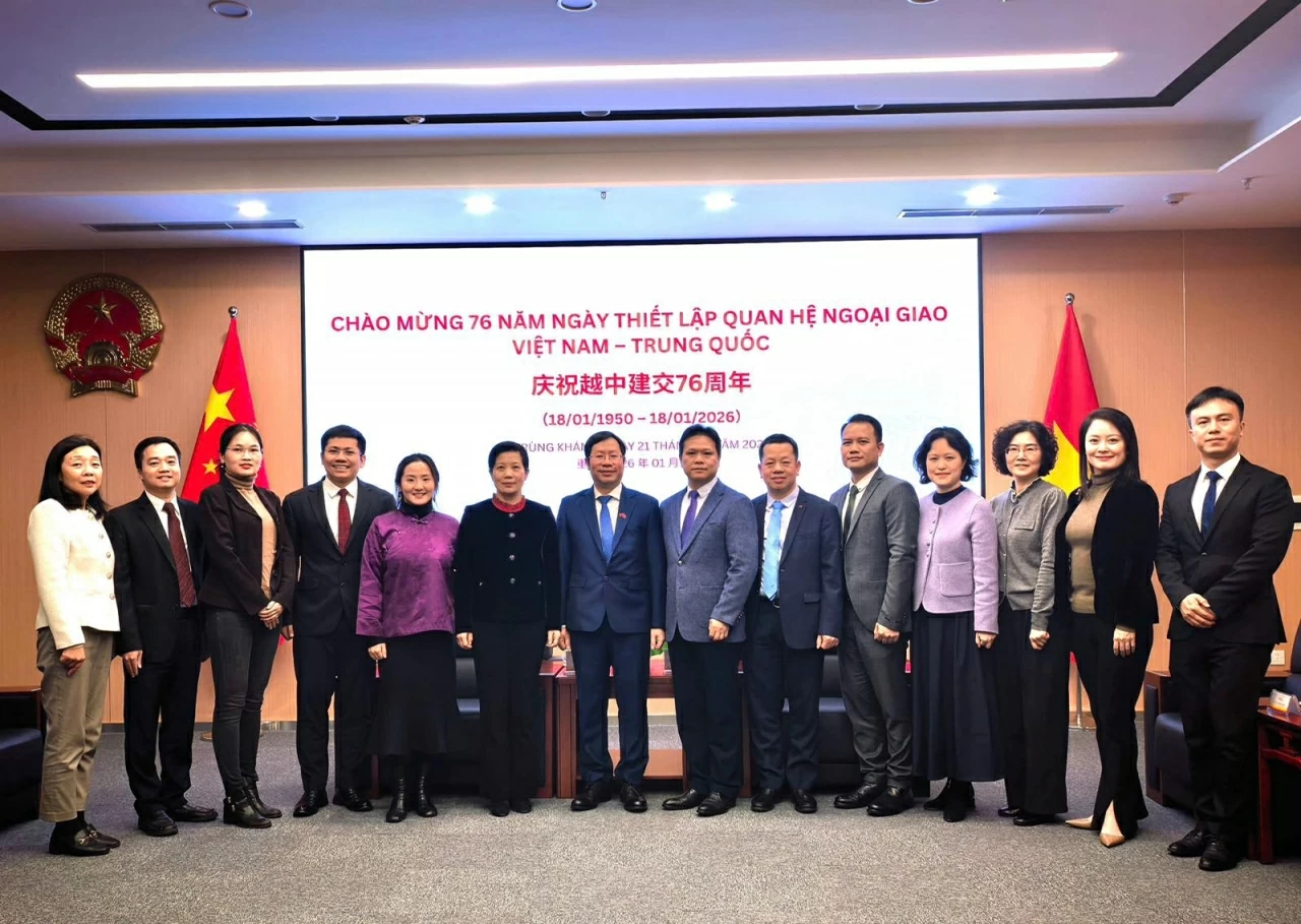 Kỷ niệm 76 năm ngày thiết lập quan hệ ngoại giao Việt Nam-Trung Quốc tại Trùng Khánh Kỷ niệm 76 năm ngày thiết lập quan hệ ngoại giao Việt Nam-Trung Quốc tại Trùng Khánh