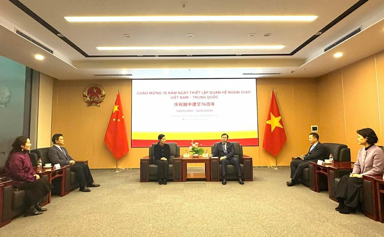 Kỷ niệm 76 năm ngày thiết lập quan hệ ngoại giao Việt Nam-Trung Quốc tại Trùng Khánh Kỷ niệm 76 năm ngày thiết lập quan hệ ngoại giao Việt Nam-Trung Quốc tại Trùng Khánh