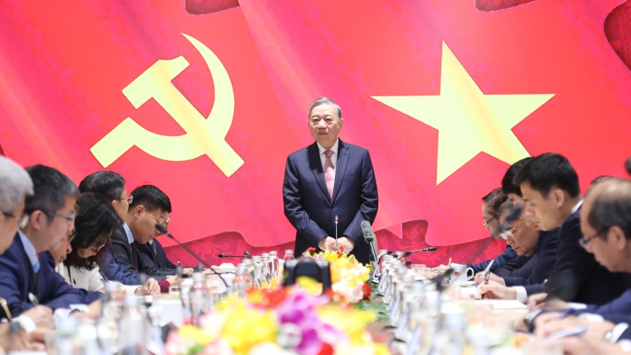 Tổng Bí thư Tô Lâm làm việc với các Đại sứ, Trưởng cơ quan đại diện ngoại giao Việt Nam ở nước ngoài về triển khai Nghị quyết Đại hội XIV