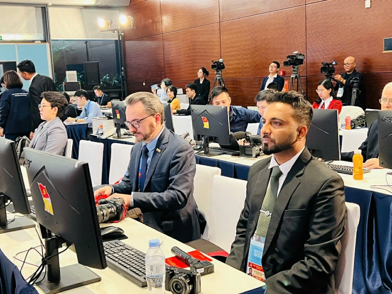 Phóng viên Sri Lanka: Định hướng tương lai của Việt Nam có ý nghĩa lớn với chính trị thế giới