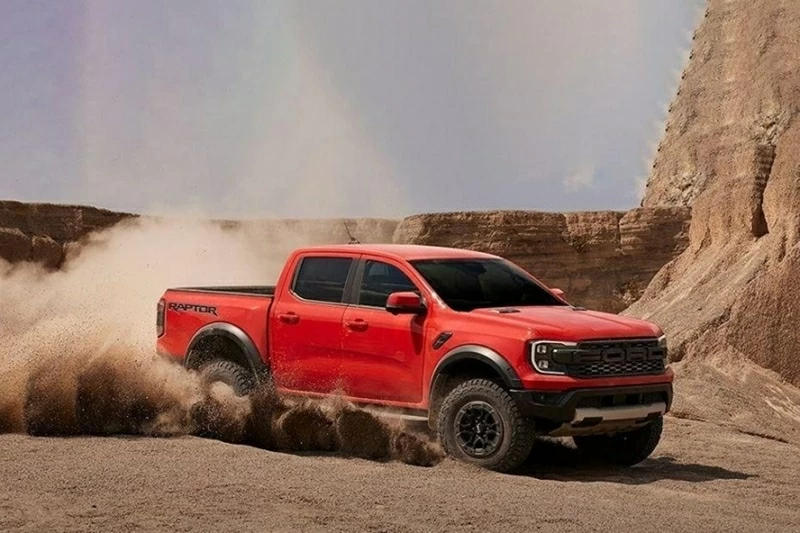 Ford Ranger Raptor sử dụng động cơ xăng 3.0L V6 tăng áp kép nhiều khả năng sẽ được đưa về thị trường Việt Nam trong thời gian tới. Ford Ranger Raptor sử dụng động cơ xăng 3.0L V6 tăng áp kép nhiều khả năng sẽ được đưa về thị trường Việt Nam trong thời gian tới.