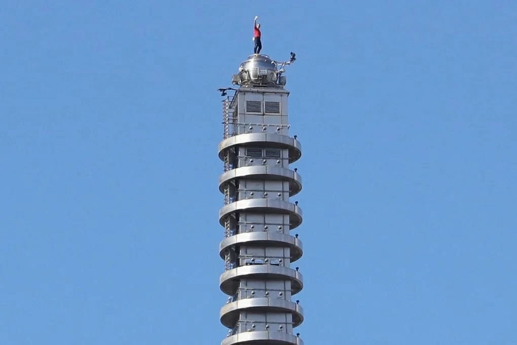 Không dùng dây bảo hộ, nhà leo núi Mỹ lập kỷ lục chinh phục tòa tháp Taipei 101 Không dùng dây bảo hộ, nhà leo núi Mỹ lập kỷ lục chinh phục tòa tháp Taipei 101