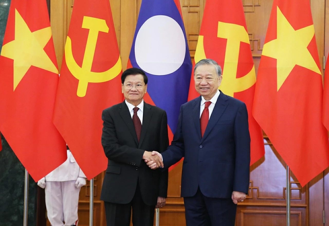 Việt Nam-L&agrave;o