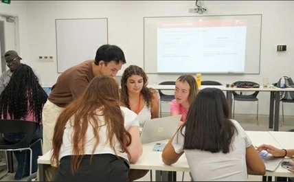 Việt Nam lọt top 8 Tọa độ du học thế hệ mới trên bản đồ giáo dục toàn cầu