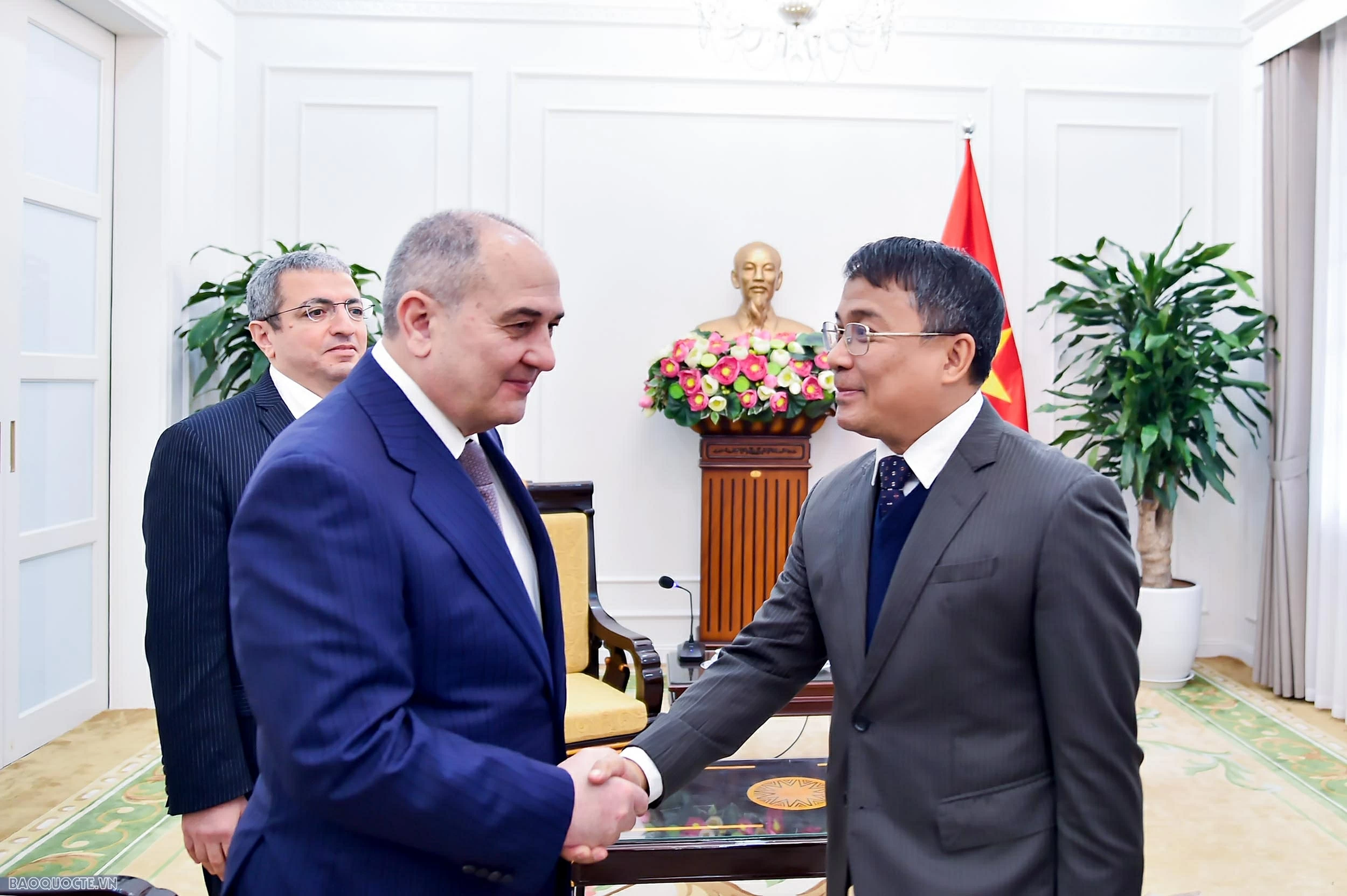 Thứ trưởng Thường trực Ngoại giao Nguyễn Minh Vũ tiếp Đoàn đại biểu Đảng Azerbaijan Mới Thứ trưởng Thường trực Ngoại giao Nguyễn Minh Vũ tiếp đoàn đại biểu Đảng Azerbaijan Mới