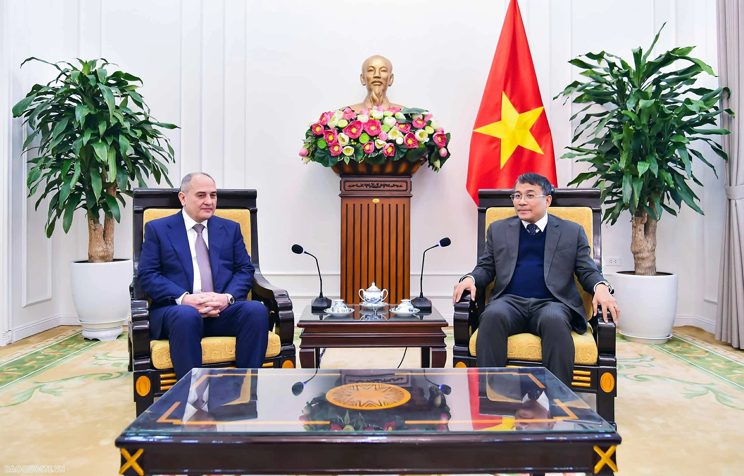 Thứ trưởng Thường trực Ngoại giao Nguyễn Minh Vũ tiếp đoàn đại biểu Đảng Azerbaijan Mới