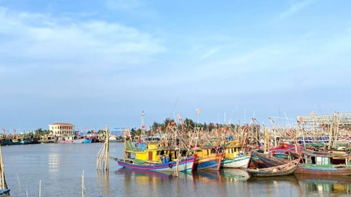 Chống khai thác IUU: Ninh Bình dành trọn nguồn lực chống khai thác IUU; Quảng Ngãi đẩy mạnh truy xuất nguồn gốc thủy sản điện tử