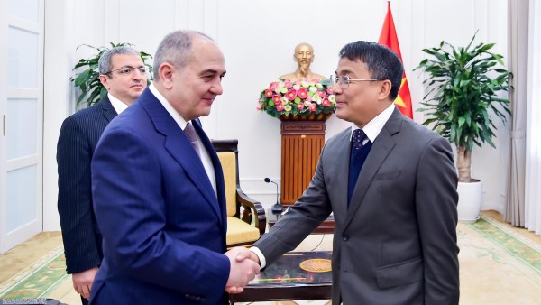 Thứ trưởng Thường trực Ngoại giao Nguyễn Minh Vũ tiếp đoàn đại biểu Đảng Azerbaijan Mới