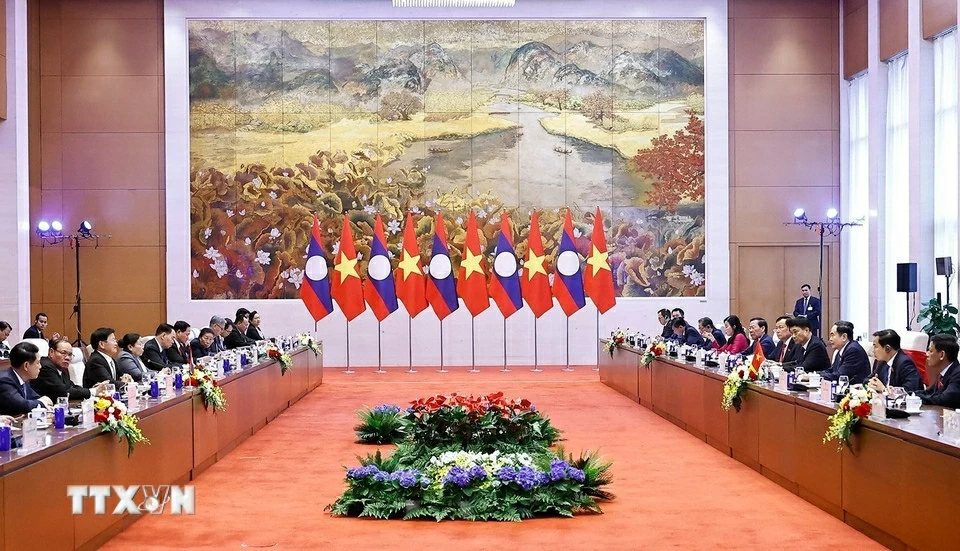 Chủ tịch Quốc hội Trần Thanh Mẫn hội kiến Tổng Bí thư, Chủ tịch nước Lào