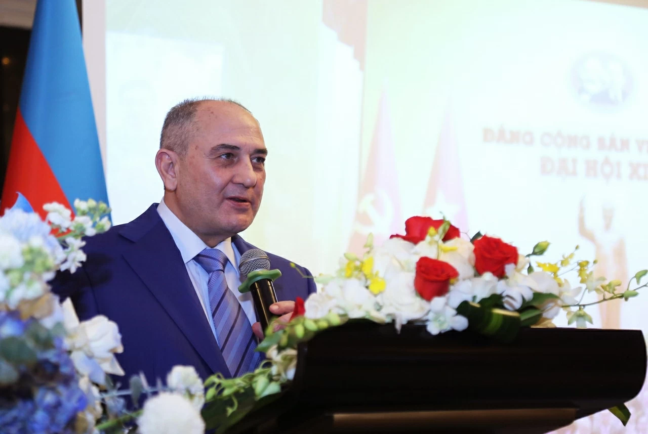  Phó Chủ tịch Đảng, Chánh Văn phòng Trung ương Đảng Azerbaijan Mới Tahir Budaqov phát biểu tại buổi lễ. (Ảnh: Thành Long)