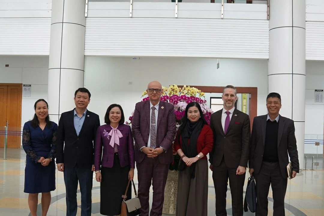 UNFPA tái khẳng định đồng hành cùng Chính phủ Việt Nam nỗ lực vì phụ nữ, trẻ em gái và thanh niên UNFPA tái khẳng định đồng hành cùng Chính phủ Việt Nam nỗ lực vì phụ nữ, trẻ em gái và thanh niên