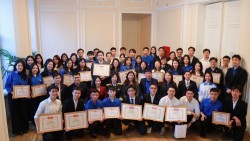 Thanh niên Việt Nam tại Nga cùng hành động chào mừng thành công Đại hội XIV của Đảng