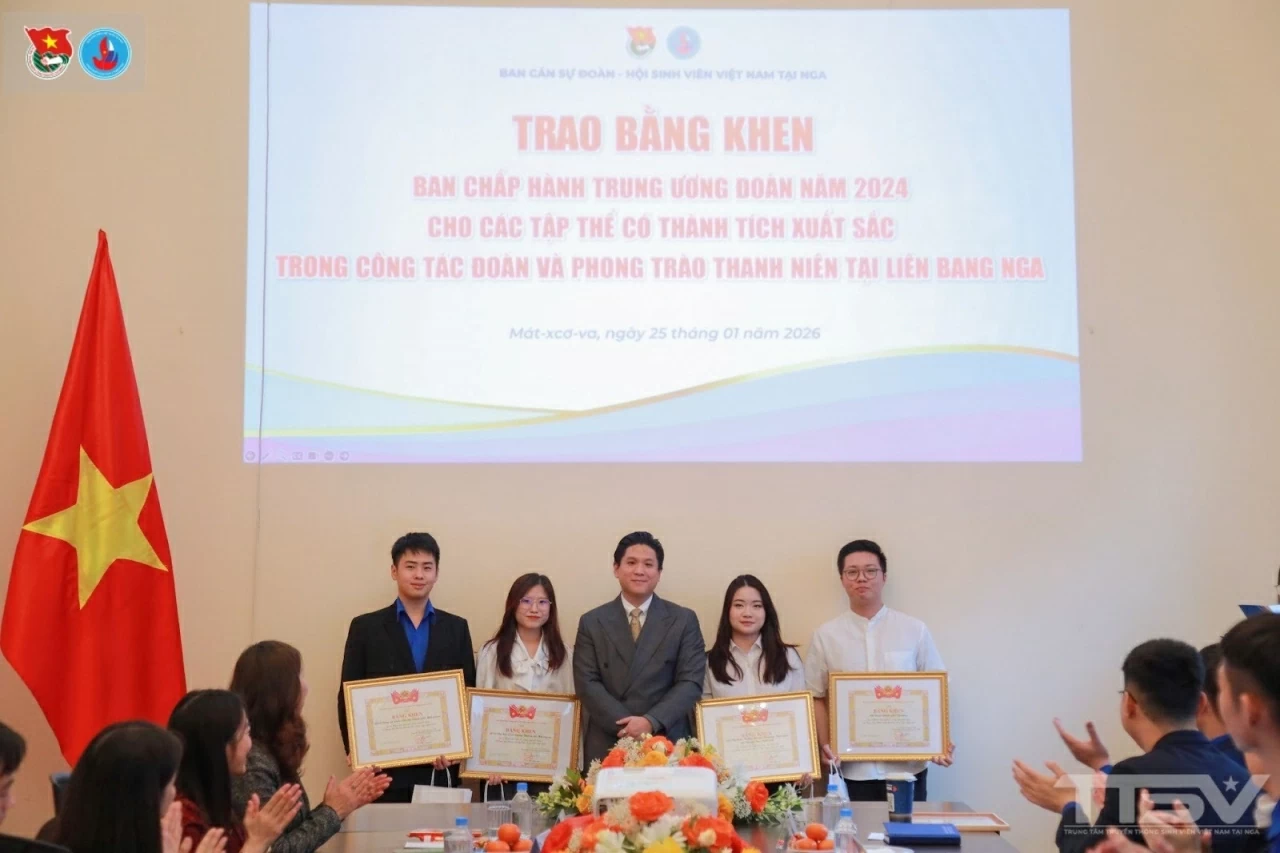 Thanh niên Việt Nam tại Nga cùng hành động chào mừng thành công Đại hội XIV của Đảng