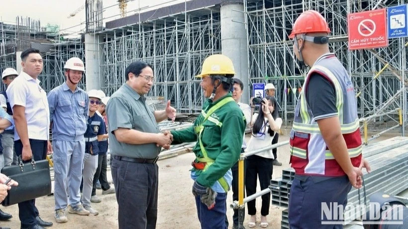 Thủ tướng Phạm Minh Chính kiểm tra các công trình trọng điểm phục vụ APEC 2027 Thủ tướng Phạm Minh Chính kiểm tra các công trình trọng điểm phục vụ APEC 2027