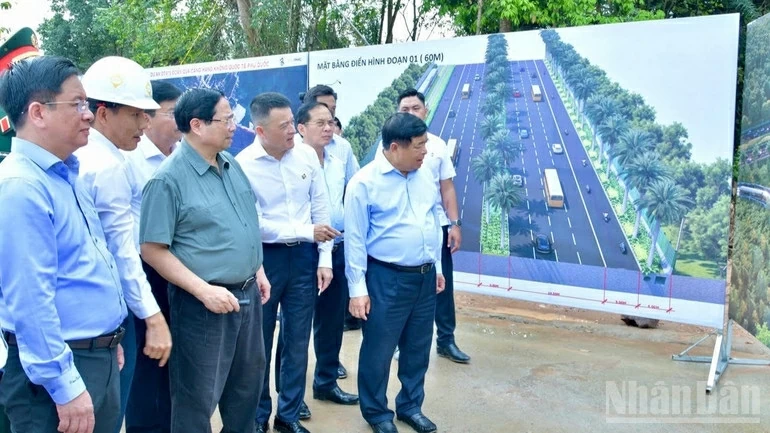 Thủ tướng Phạm Minh Chính kiểm tra các công trình trọng điểm phục vụ APEC 2027