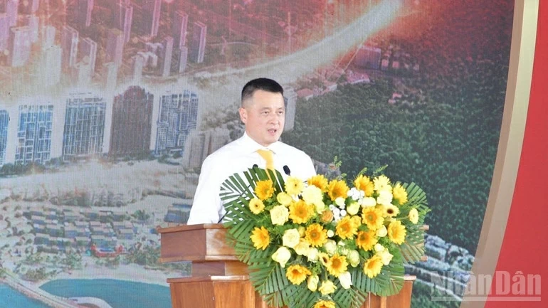 Thủ tướng Phạm Minh Chính kiểm tra các công trình trọng điểm phục vụ APEC 2027 Thủ tướng Phạm Minh Chính kiểm tra các công trình trọng điểm phục vụ APEC 2027