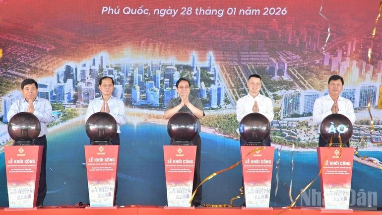 Thủ tướng Phạm Minh Chính kiểm tra các công trình trọng điểm phục vụ APEC 2027 Thủ tướng Phạm Minh Chính kiểm tra các công trình trọng điểm phục vụ APEC 2027