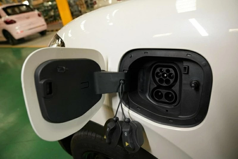 Bingo 2026 được n&acirc;ng cấp đ&aacute;ng kể khi chuyển sang cổng sạc CCS2 tr&ecirc;n tất cả phi&ecirc;n bản. 