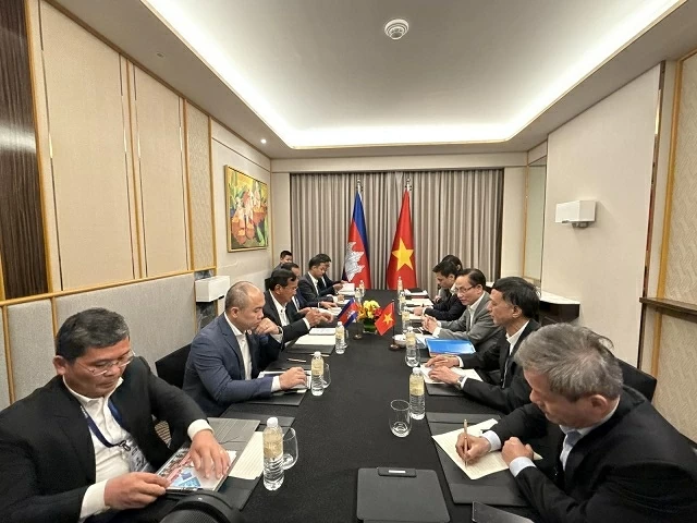 Uỷ viên chính trị, Bộ trưởng Ngoại giao Lê Hoài Trung gặp song phương các Bộ trưởng Ngoại giao ASEAN