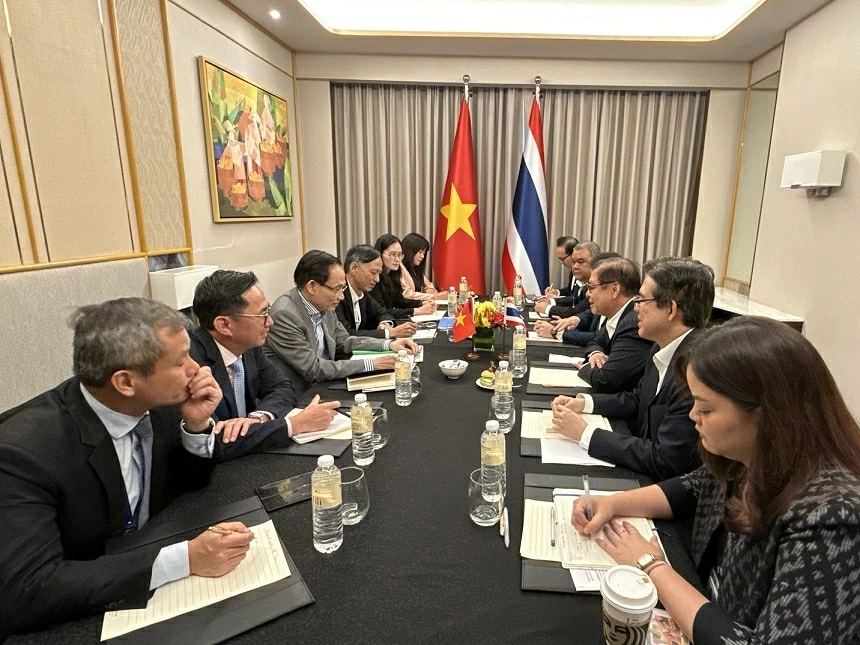 Bộ trưởng Ngoại giao Lê Hoài Trung gặp song phương các Bộ trưởng Ngoại giao ASEAN