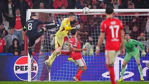Xé lưới Real Madrid, thủ môn Benfica đi vào lịch sử Champions League