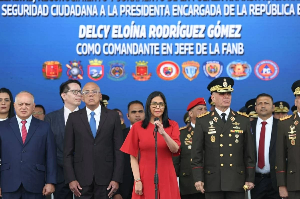 Tổng thống lâm thời Venezuela nhận được lời thề trung thành từ quân đội và cảnh sát, Mỹ mong Caracas trở về vị thế đồng minh rất mạnh