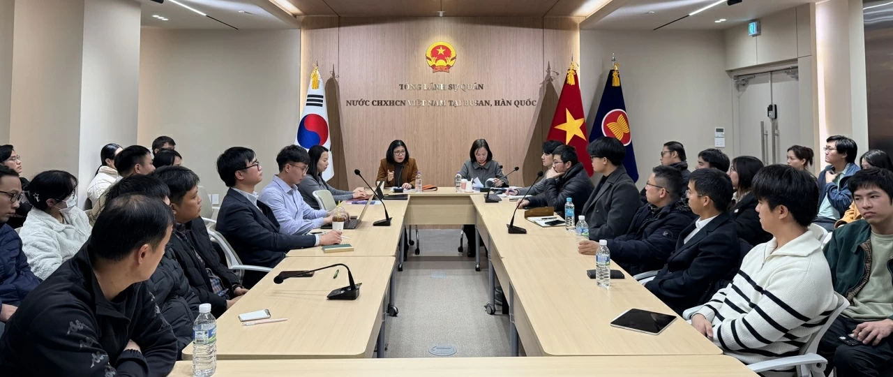 Tổng lãnh sự quán Việt Nam tại Busan (Hàn Quốc) gặp mặt kiều bào làm việc trong lĩnh vực khoa học - công nghệ Tổng lãnh sự quán Việt Nam tại Busan (Hàn Quốc) gặp mặt kiều bào làm việc trong lĩnh vực khoa học - công nghệ