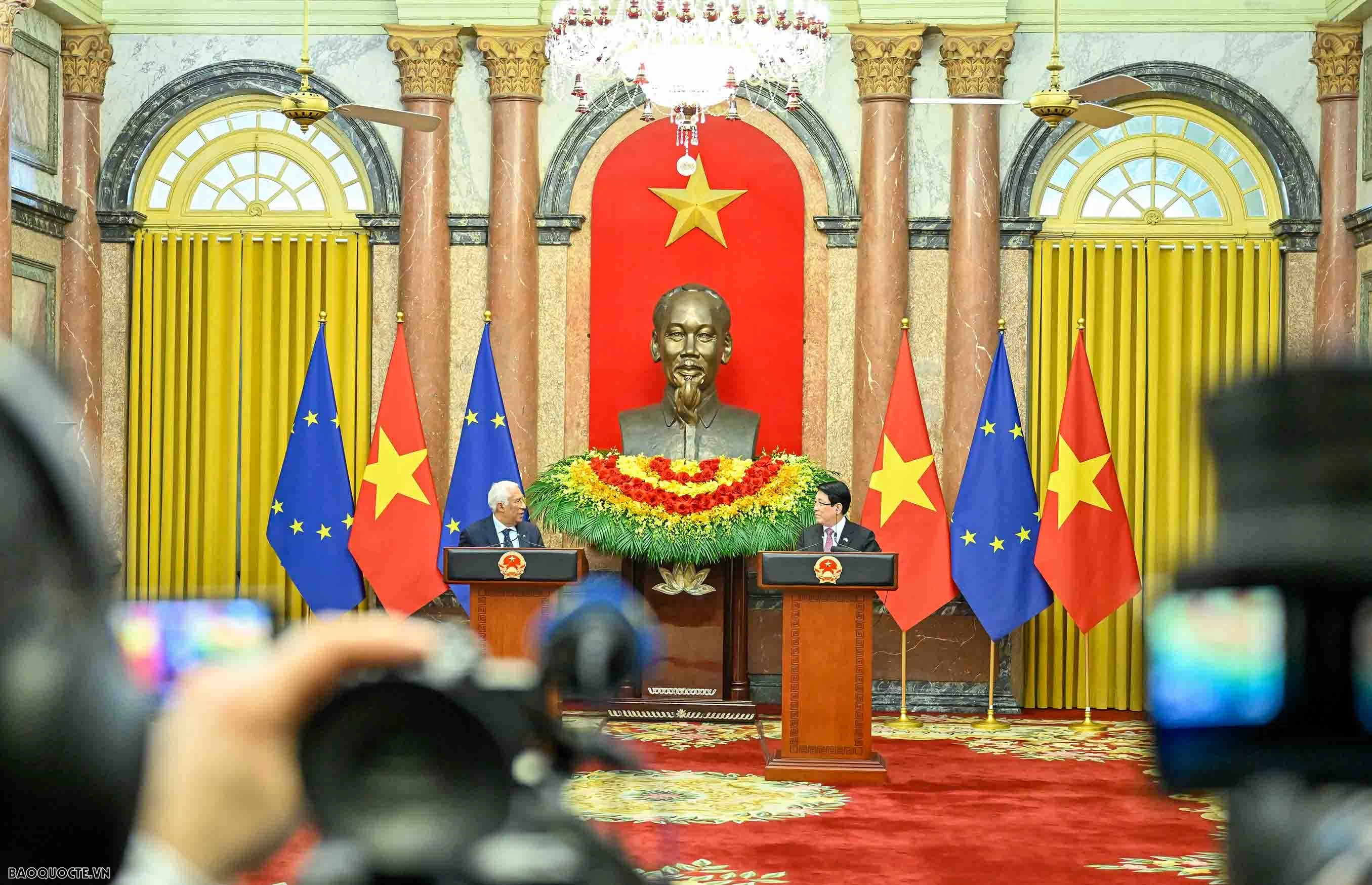 Hội đàm