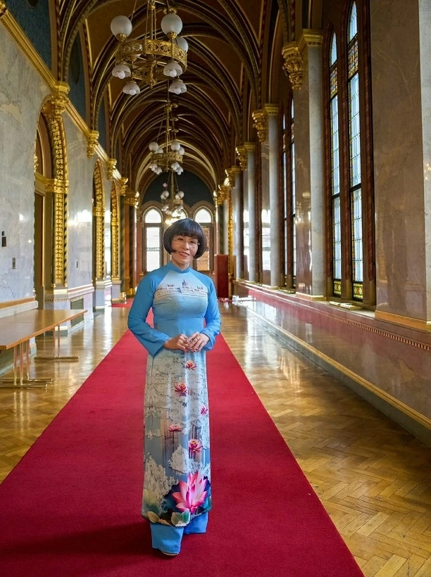 Kiều b&agrave;o gửi trọn niềm tin về Đảng