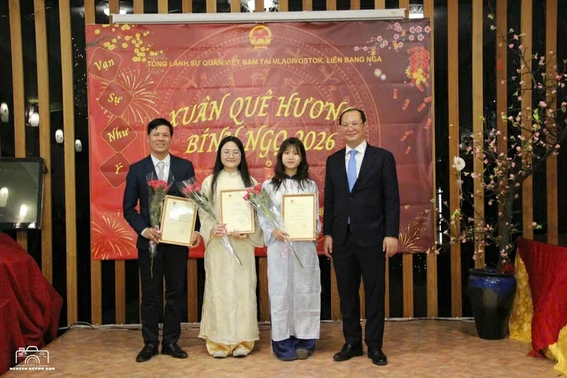 Cộng đồng người Việt tại Viễn Đông chúc mừng thành công Đại hội Đảng XIV, hướng về Tết cổ truyền ở quê hương Lan tỏa thành công của Đại hội Đảng XIV tới cộng đồng người Việt vùng Viễn Đông, hướng về Tết cổ truyền Bính Ngọ 2026