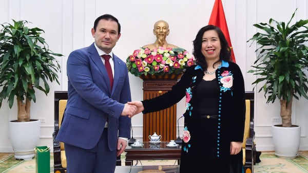 Thứ trưởng Ngoại giao Lê Thị Thu Hằng tiếp Tổng giám đốc Zarubezhneft Việt Nam