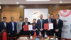 Nhà xuất bản Giáo dục Việt Nam bắt tay hợp tác với Tập đoàn Efekta Education (Vương quốc Anh)