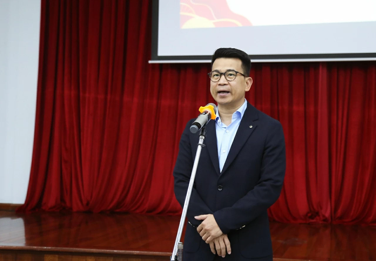 Ông Đoàn Anh Minh, Phó Cục trưởng Cục Phục vụ Ngoại giao đoàn phát biểu khai mạc buổi lễ. (Ảnh: Thành Long)