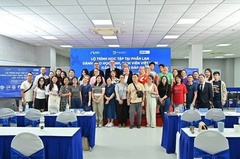 Triết lý giáo dục Phần Lan và bài toán lãnh đạo giáo dục tại Việt Nam Triết lý giáo dục Phần Lan và bài toán lãnh đạo giáo dục tại Việt Nam