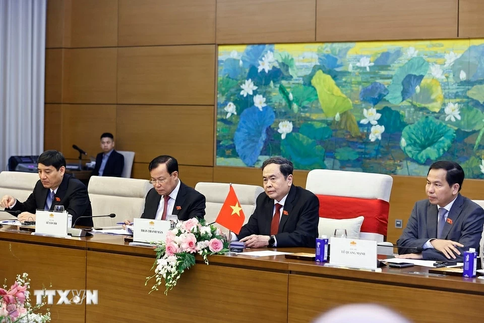 Việt Nam luôn coi EU là đối tác quan trọng trong tiến trình hội nhập và phát triển đất nước Việt Nam luôn coi EU là đối tác quan trọng trong tiến trình hội nhập và phát triển đất nước
