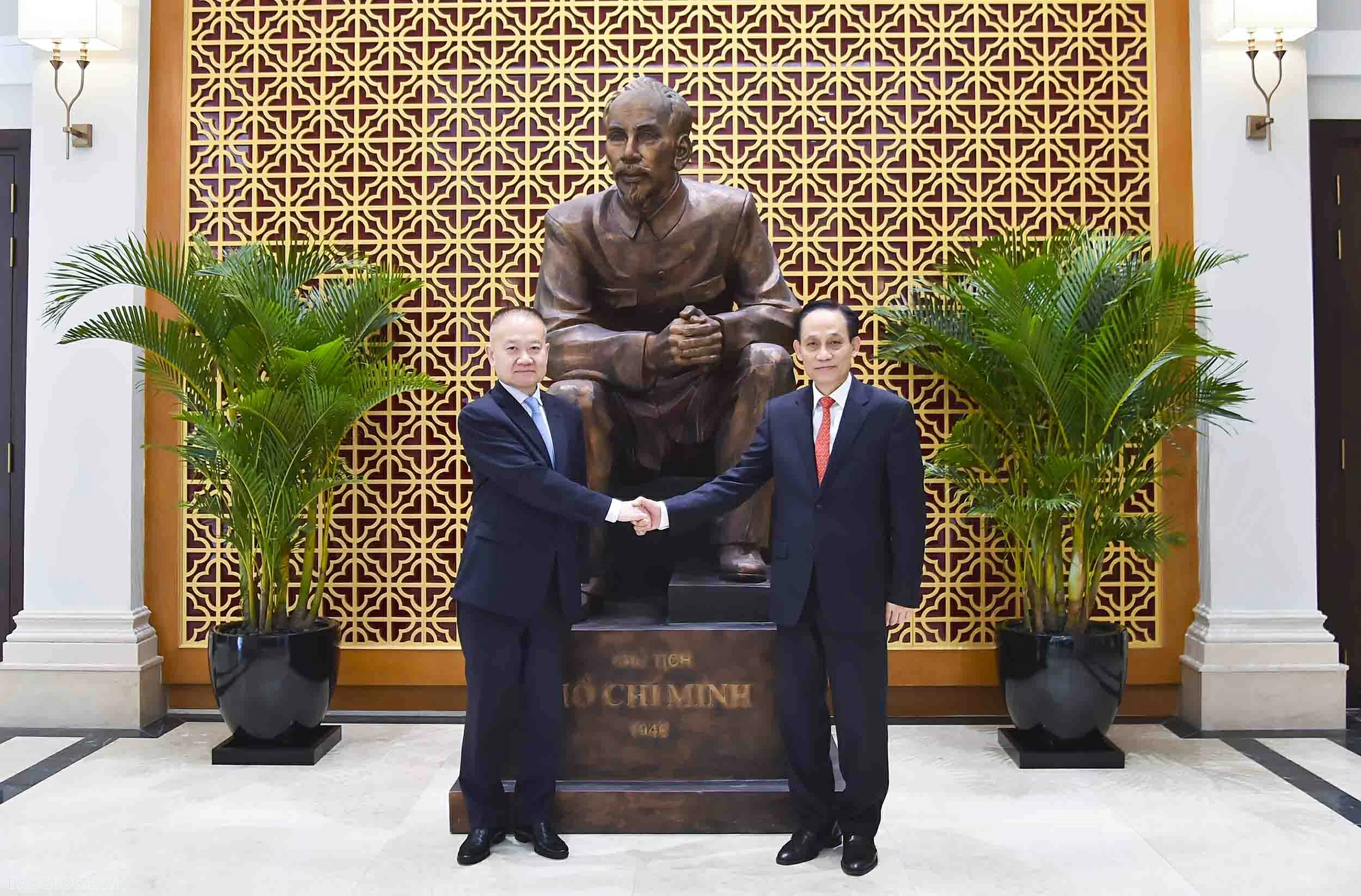 Ủy viên Bộ Chính trị, Bộ trưởng Ngoại giao Lê Hoài Trung hội đàm với Đặc phái viên của Tổng Bí thư, Chủ tịch nước Trung Quốc Tập Cận Bình