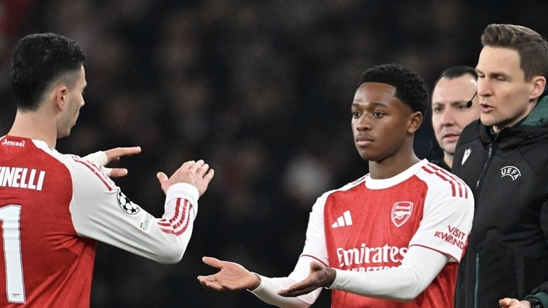 Bóng đá Anh tiến gần suất thứ 5 dự Champions League 2026/27