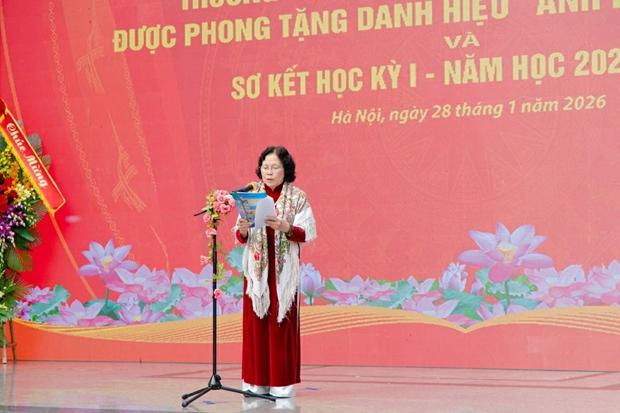 Trường Tiểu học Đoàn Thị Điểm được nhận danh hiệu Anh hùng lao động