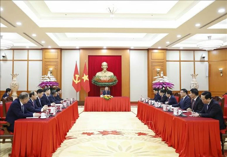 Tổng Bí thư Tô Lâm điện đàm với Tổng Thư ký Đảng Hành động Nhân dân, Thủ tướng Singapore Tổng Bí thư Tô Lâm điện đàm với Tổng Thư ký Đảng Hành động Nhân dân, Thủ tướng Singapore