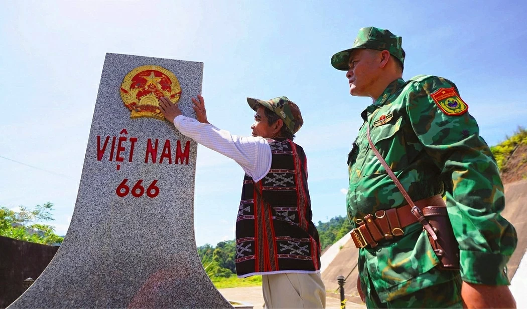 Phát huy vai trò người có uy tín tại cơ sở: Cầu nối thúc đẩy quyền con người trong kỷ nguyên mới Phát huy vai trò người có uy tín tại cơ sở: Cầu nối thúc đẩy quyền con người trong kỷ nguyên mới