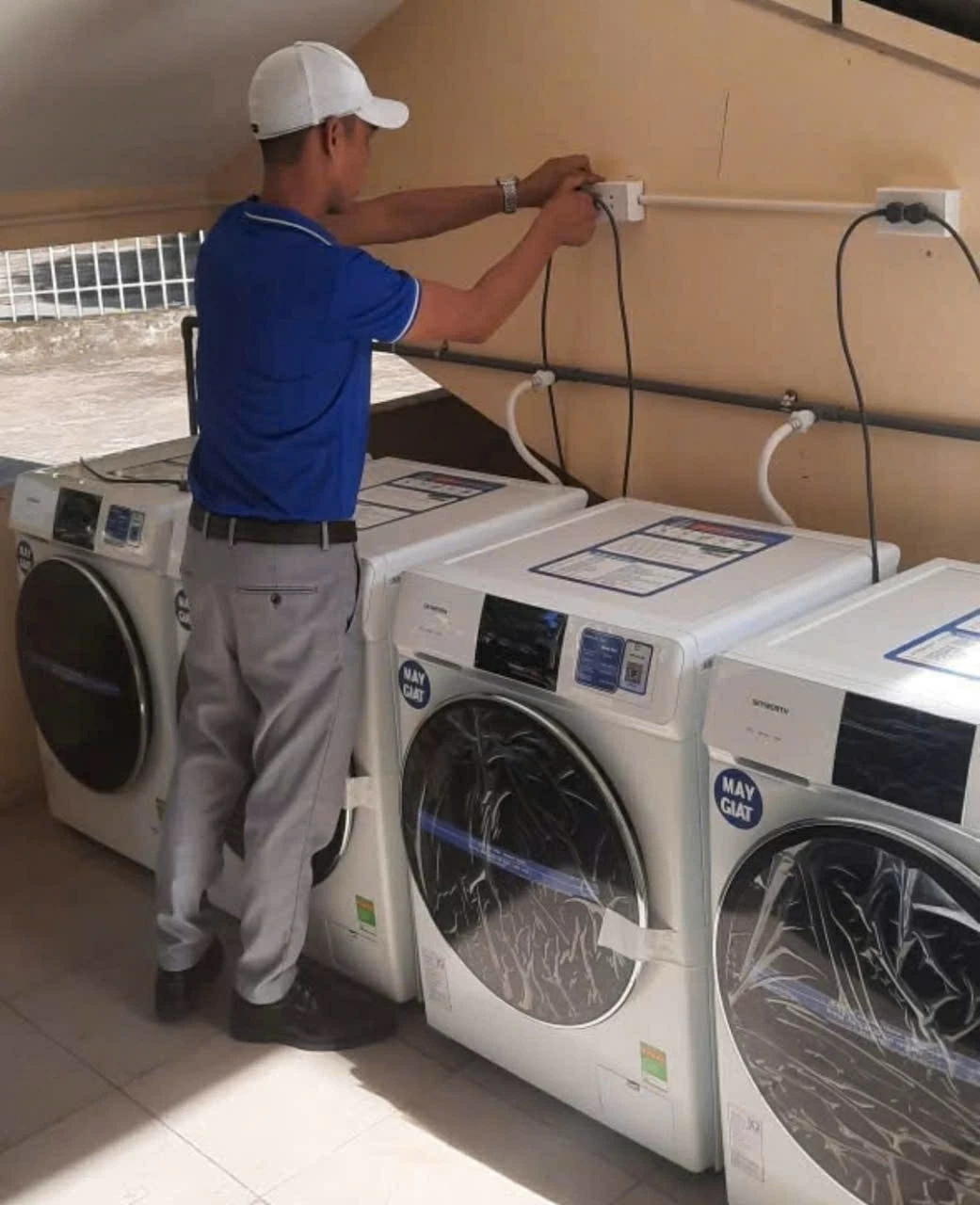 VPlus Việt Nam đưa hệ thống máy giặt tiện ích đến các trường đại học